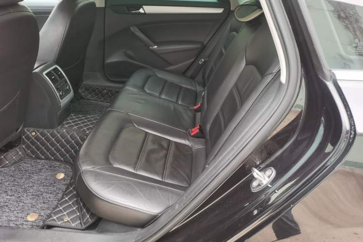 Used Volkswagen Passat 2015 1.8TSI DSG Prestige Edition Left Rear Seat