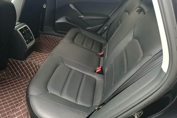 Used Volkswagen Passat 2015 1.8TSI DSG Prestige Edition Left Rear Seat