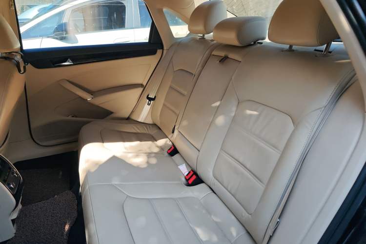 Used Volkswagen Passat 2015 1.4TSI DSG Prestige Edition Left Rear Seat
