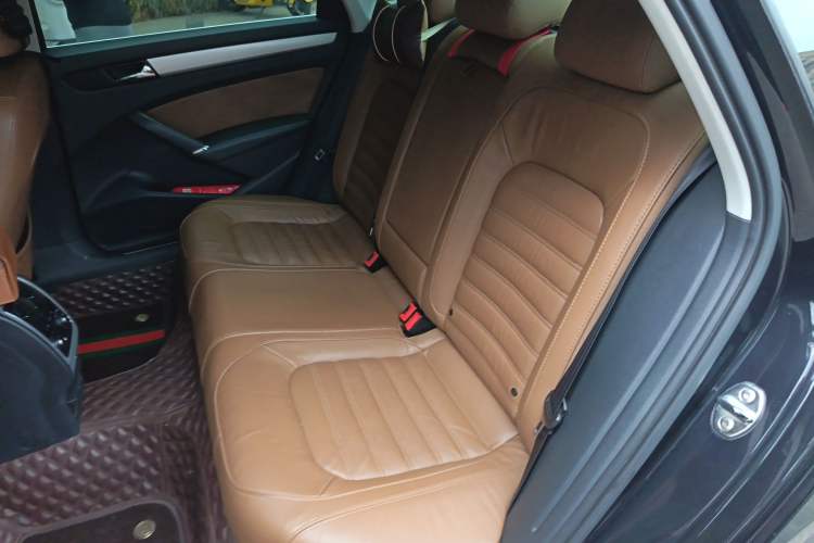 Used Volkswagen Passat 2015 1.8TSI DSG Prestige Edition Left Rear Seat