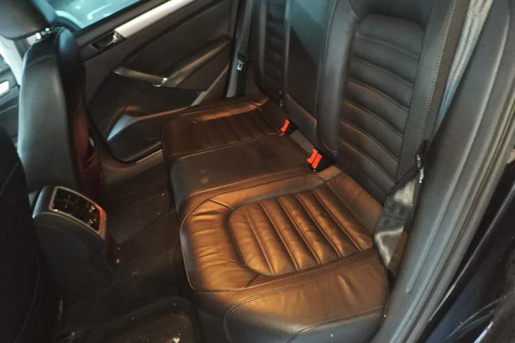 Used Volkswagen Passat 2015 1.8TSI DSG Prestige Edition Left Rear Seat