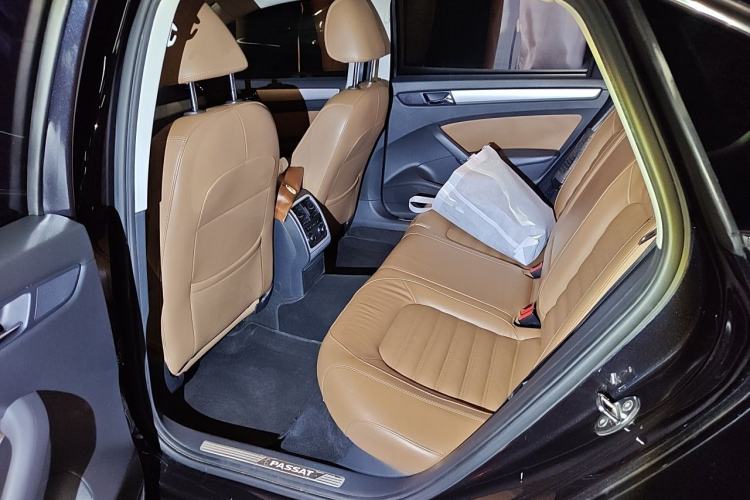 Used Volkswagen Passat 2015 1.8TSI DSG Prestige Edition Left Rear Seat