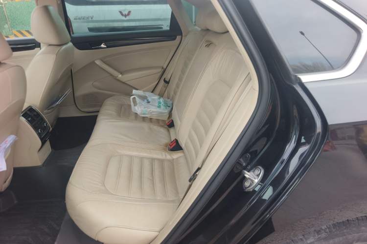 Used Volkswagen Passat 2015 1.8TSI DSG Prestige Edition Left Rear Seat