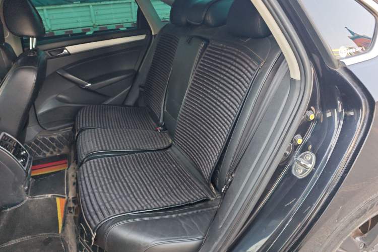 Used Volkswagen Passat 2015 1.8TSI DSG Prestige Edition Left Rear Seat