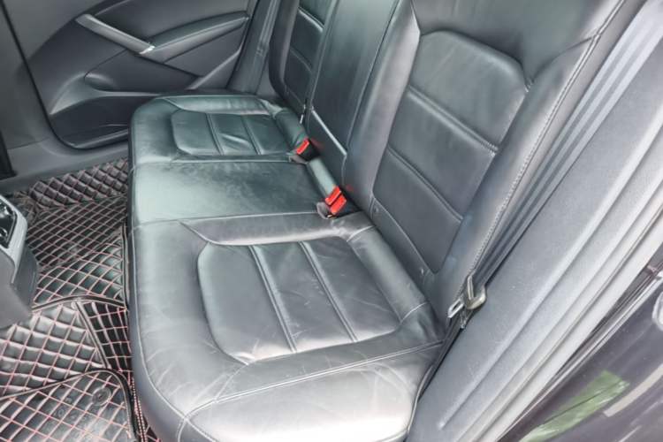Used Volkswagen Passat 2015 1.8TSI DSG Prestige Edition Left Rear Seat