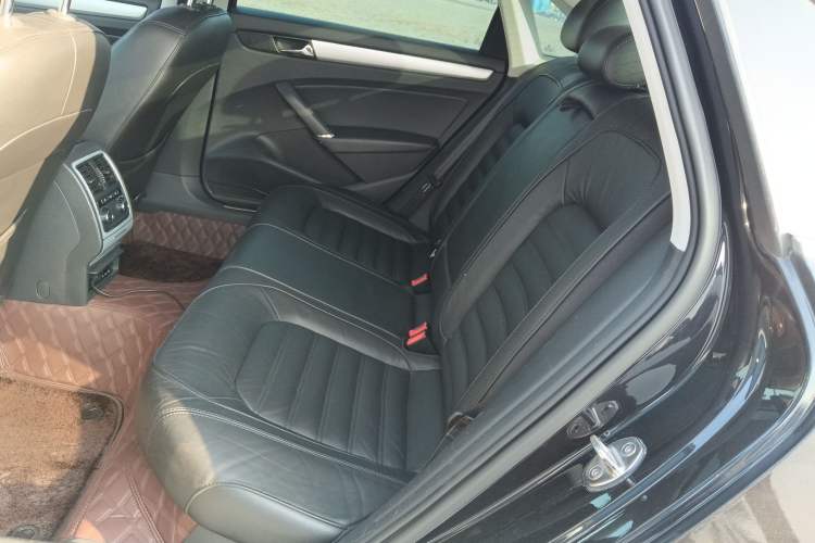 Used Volkswagen Passat 2015 1.8TSI DSG Prestige Edition Left Rear Seat