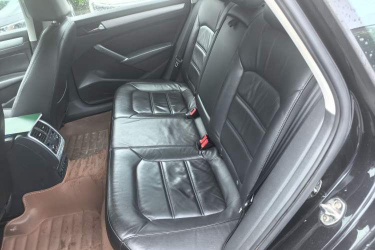 Used Volkswagen Passat 2015 1.8TSI DSG Prestige Edition Left Rear Seat