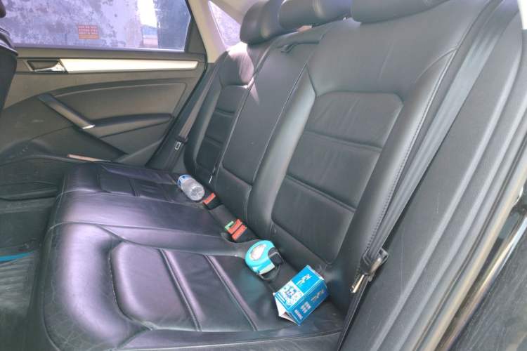 Used Volkswagen Passat 2015 1.8TSI DSG Prestige Edition Left Rear Seat