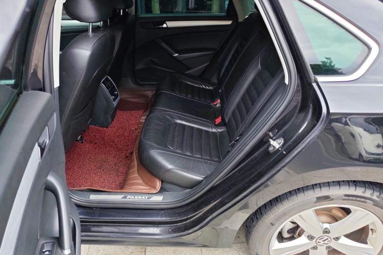 Used Volkswagen Passat 2015 1.8TSI DSG Prestige Edition Left Rear Seat