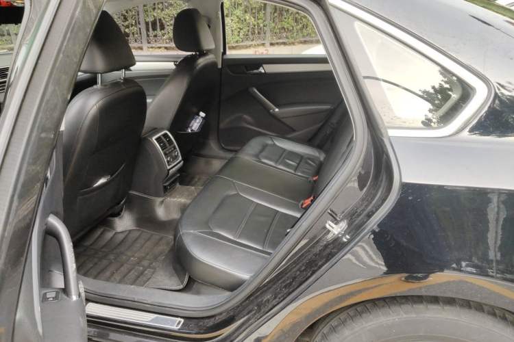 Used Volkswagen Passat 2015 1.8TSI DSG Prestige Edition Left Rear Seat