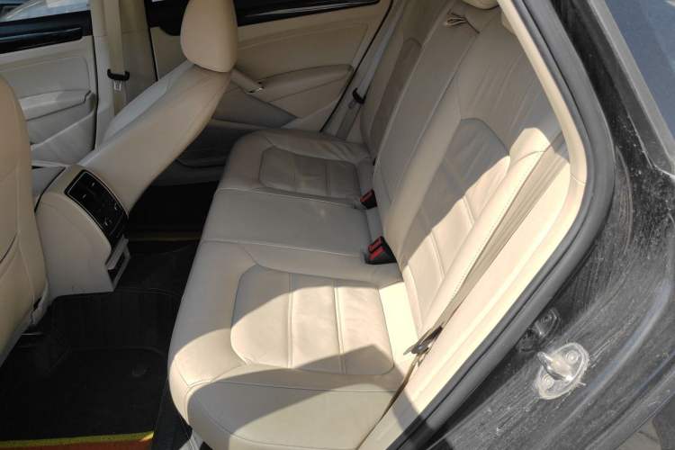 Used Volkswagen Passat 2015 1.8TSI DSG Prestige Edition Left Rear Seat