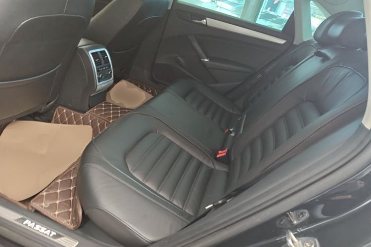 Used Volkswagen Passat 2015 1.8TSI DSG Prestige Edition Left Rear Seat