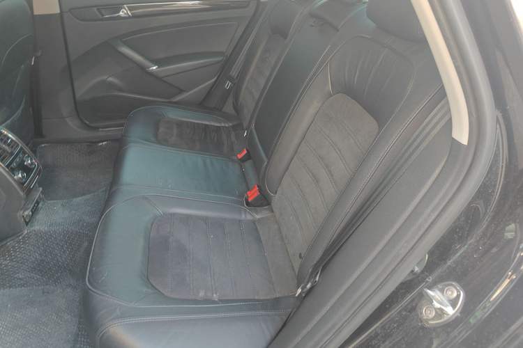 Used Volkswagen Passat 2015 1.8TSI DSG Ultimate Edition Left Rear Seat