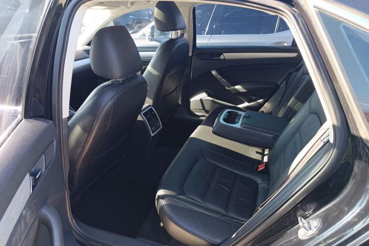 Used Volkswagen Passat 2015 1.8TSI DSG Prestige Edition Left Rear Seat