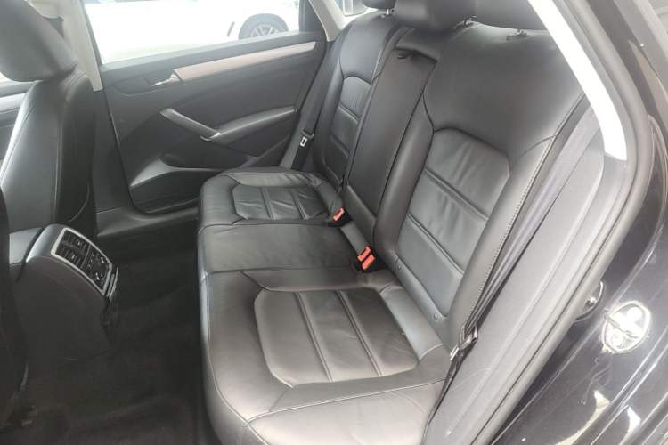 Used Volkswagen Passat 2015 1.8TSI DSG Prestige Edition Left Rear Seat