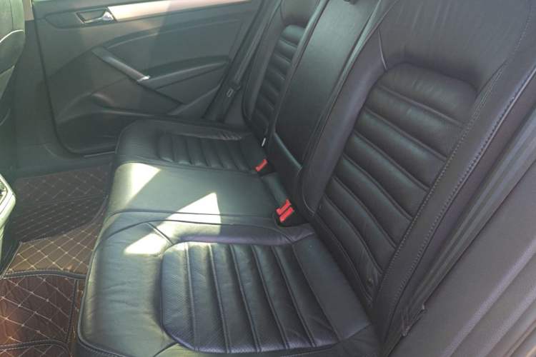 Used Volkswagen Passat 2015 1.8TSI DSG Prestige Edition Left Rear Seat
