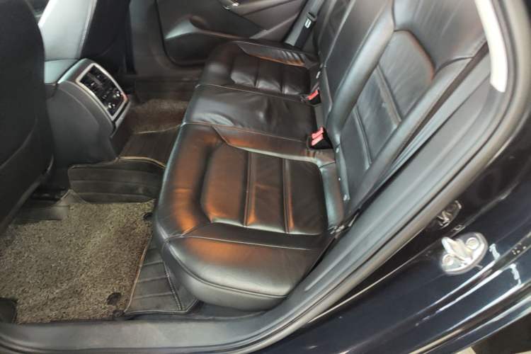 Used Volkswagen Passat 2015 1.8TSI DSG Prestige Edition Left Rear Seat