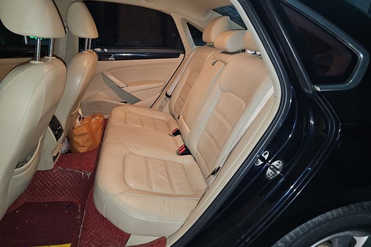 Used Volkswagen Passat 2015 1.8TSI DSG Prestige Edition Left Rear Seat