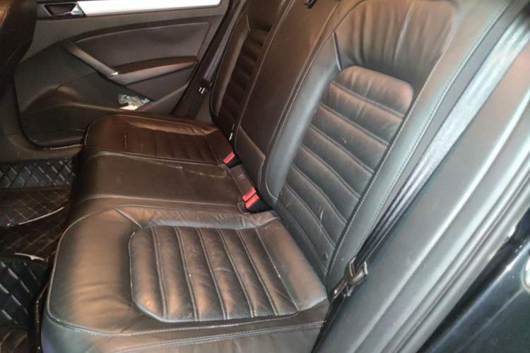 Used Volkswagen Passat 2015 1.8TSI DSG Prestige Edition Left Rear Seat