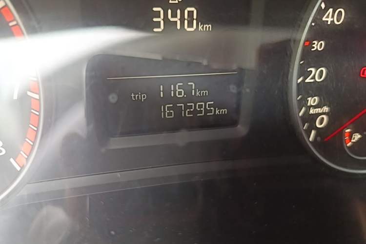 Used Volkswagen Passat 2015 1.8TSI Automatic Prestige Edition Odometer Close Up