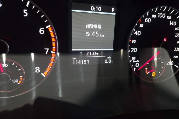 Used Volkswagen Passat 2015 1.8TSI DSG Prestige Edition Odometer Close Up