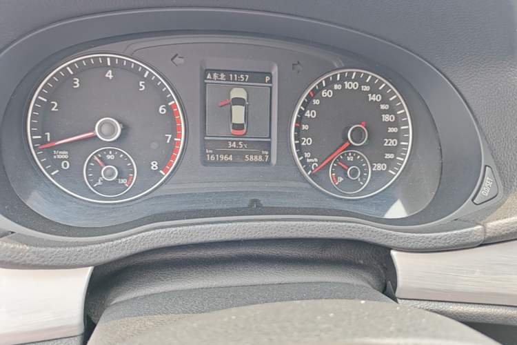 Used Volkswagen Passat 2015 2.0 TSI DSG Prestige Edition Odometer Close Up