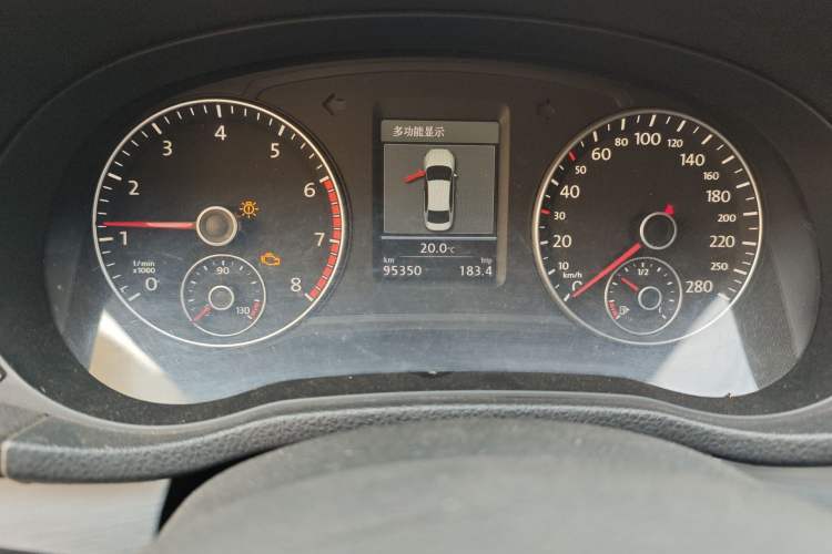 Used Volkswagen Passat 2015 1.8TSI DSG Prestige Edition Odometer Close Up