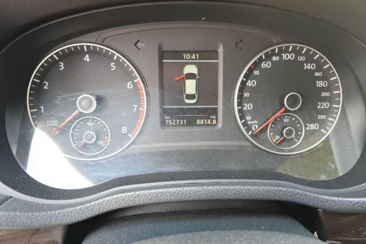 Used Volkswagen Passat 2015 2.0 TSI DSG Prestige Edition Odometer Close Up