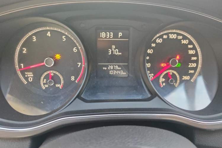 Used Volkswagen Passat 2015 1.8TSI Automatic Prestige Edition Odometer Close Up