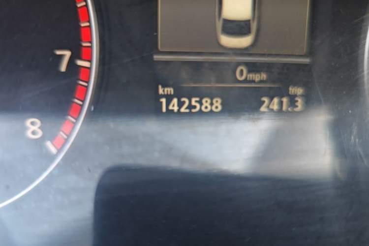 Used Volkswagen Passat 2015 1.8TSI DSG Prestige Edition Odometer Close Up