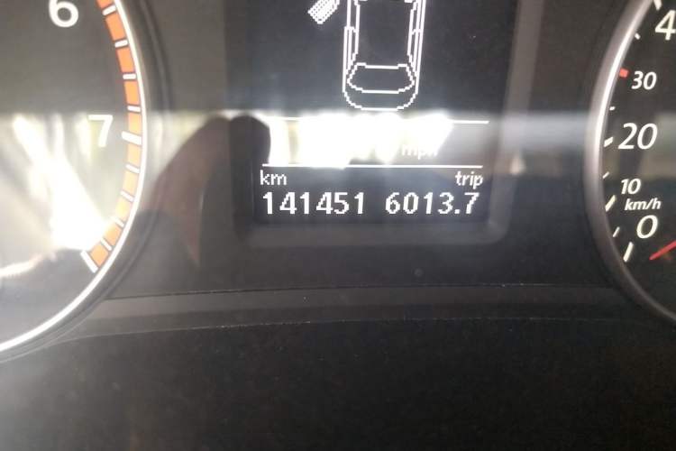 Used Volkswagen Passat 2015 1.8TSI DSG Prestige Edition Odometer Close Up