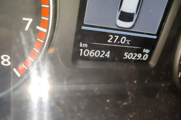 Used Volkswagen Passat 2015 1.8TSI DSG Prestige Edition Odometer Close Up