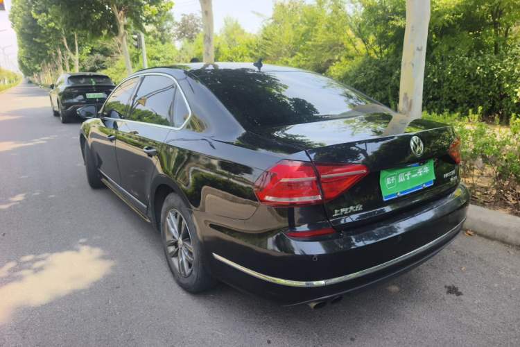 Used Volkswagen Passat 2015 1.8TSI DSG Prestige Edition Rear Left 45 Deg