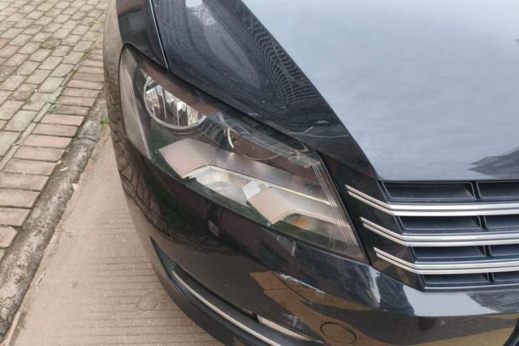 Used Volkswagen Passat 2015 1.8TSI DSG Prestige Edition Right Front Headlight