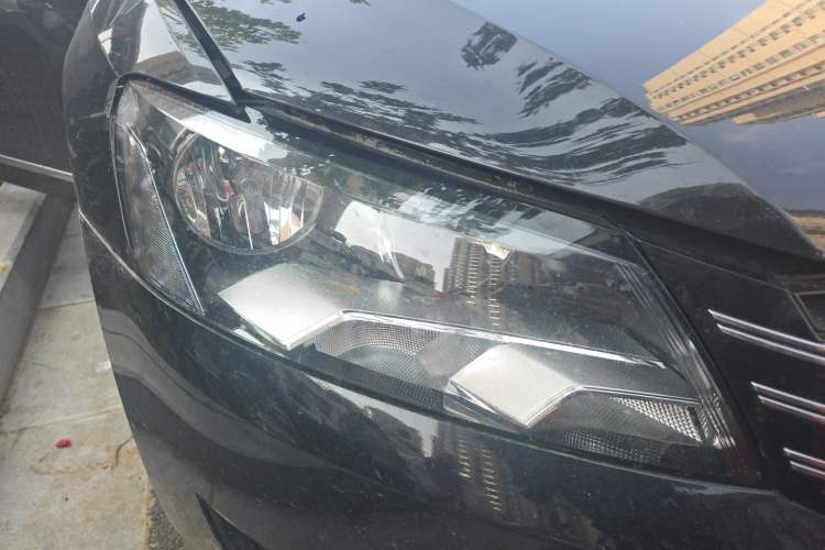 Used Volkswagen Passat 2015 1.8TSI DSG Prestige Edition Right Front Headlight