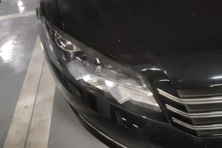 Used Volkswagen Passat 2015 1.8TSI DSG Prestige Edition Right Front Headlight