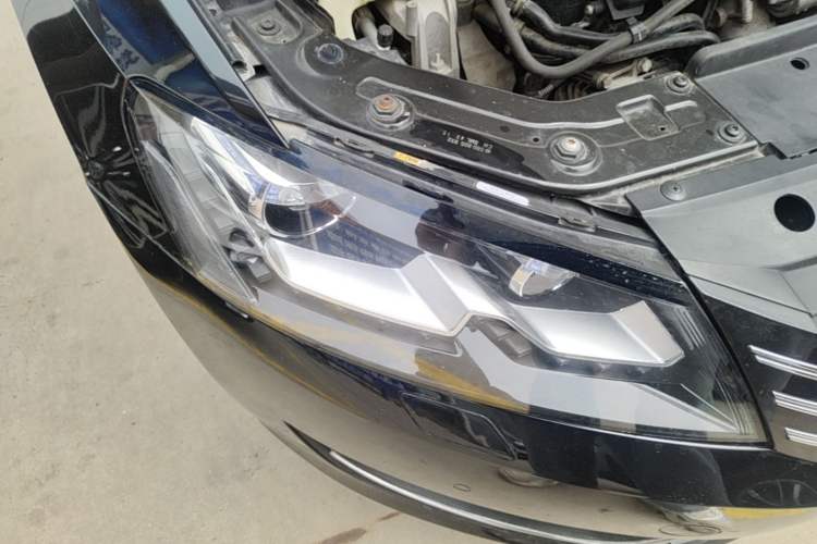 Used Volkswagen Passat 2015 1.8TSI DSG Prestige Edition Right Front Headlight