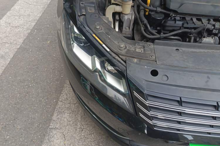 Used Volkswagen Passat 2015 1.8TSI DSG Prestige Edition Right Front Headlight