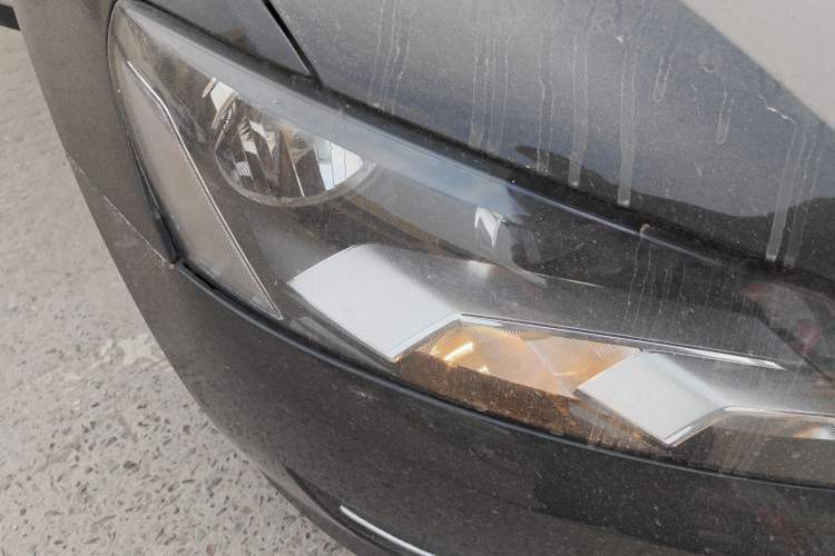 Used Volkswagen Passat 2015 1.8TSI DSG Prestige Edition Right Front Headlight