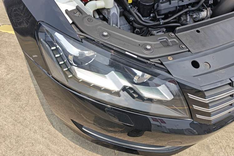 Used Volkswagen Passat 2015 2.0 TSI DSG Prestige Edition Right Front Headlight