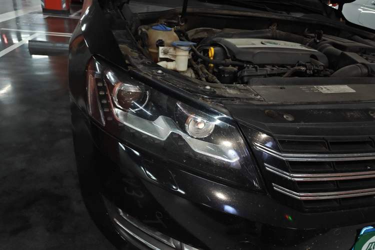 Used Volkswagen Passat 2015 1.8TSI DSG Prestige Edition Right Front Headlight