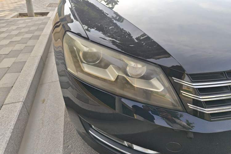 Used Volkswagen Passat 2015 1.8TSI DSG Prestige Edition Right Front Headlight