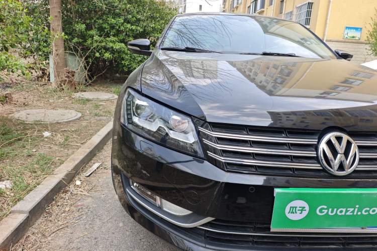 Used Volkswagen Passat 2015 1.8TSI DSG Prestige Edition Right Front Headlight