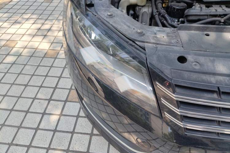 Used Volkswagen Passat 2015 1.8TSI DSG Prestige Edition Right Front Headlight