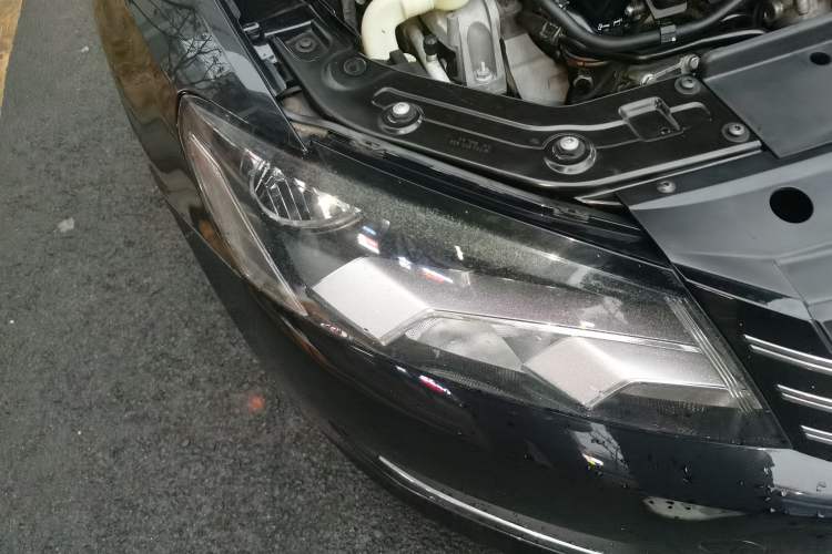Used Volkswagen Passat 2015 1.8TSI DSG Prestige Edition Right Front Headlight