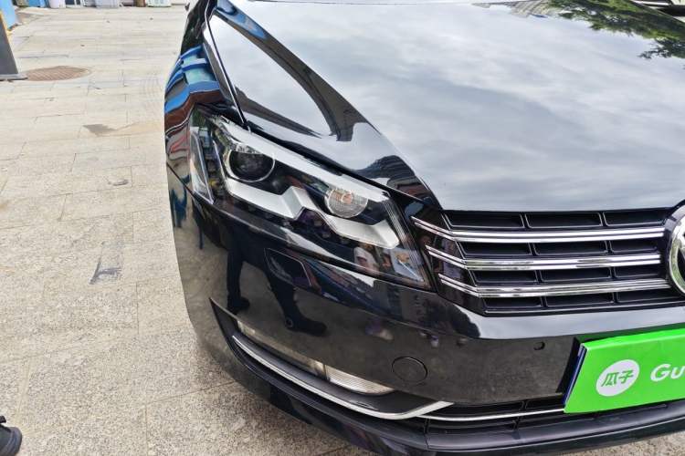 Used Volkswagen Passat 2015 1.8TSI DSG Prestige Edition Right Front Headlight