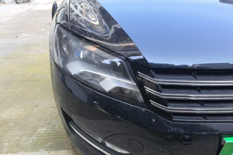 Used Volkswagen Passat 2015 1.4TSI DSG Prestige Edition Right Front Headlight