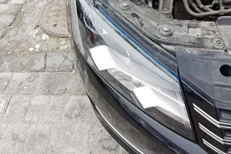 Used Volkswagen Passat 2015 1.8TSI DSG Prestige Edition Right Front Headlight