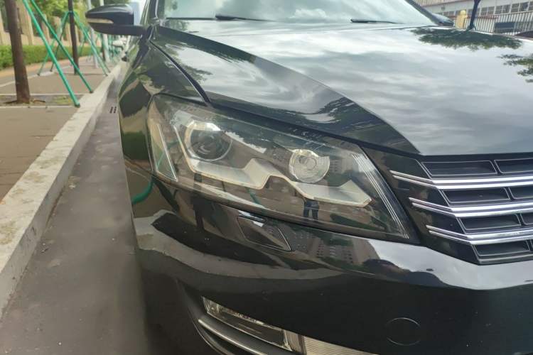 Used Volkswagen Passat 2015 1.8TSI DSG Prestige Edition Right Front Headlight