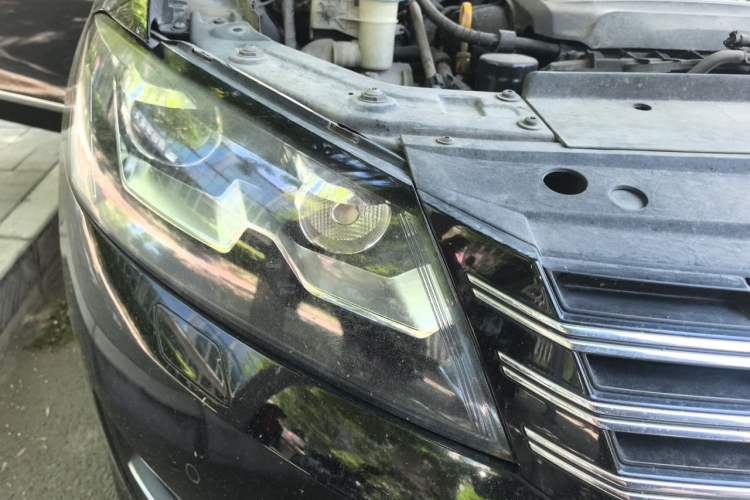 Used Volkswagen Passat 2015 1.8TSI DSG Prestige Edition Right Front Headlight